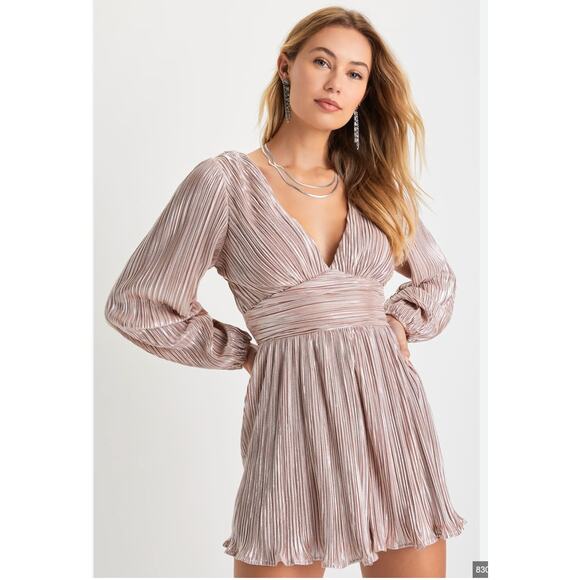 NWT Lulus Plisse blush pleated romper size Small - Picture 1 of 8